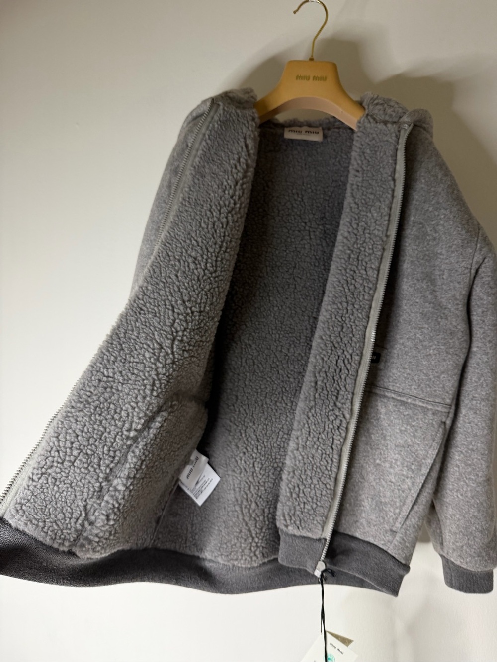 Miu Miu Cashmere Fleece Hoodie Jacket / Zip-Up Blouson in the beautiful Marmo - Picture 3 of 16